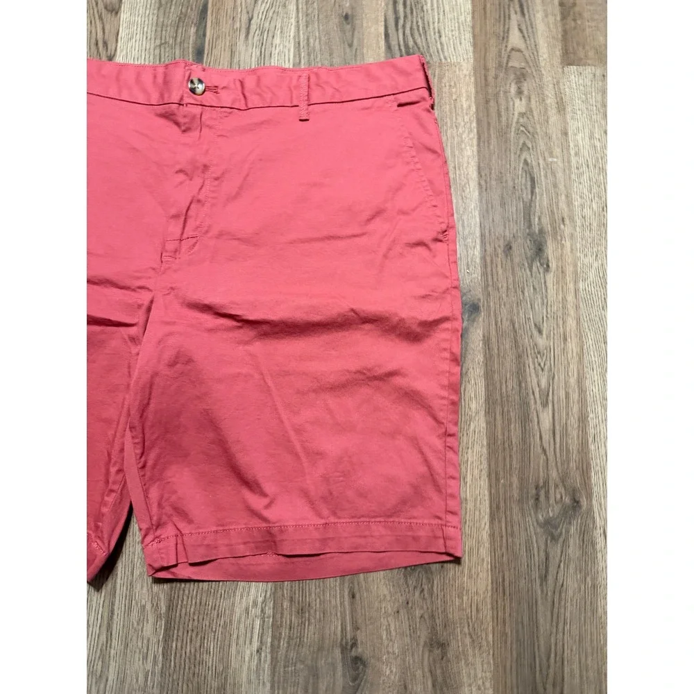 IZOD Shorts Mens Size 40 Red Shorts Chino Flat Front Saltwater Stretch